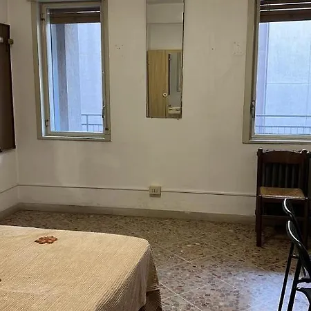 Gasthof Camere Per Studenti E Giovani Professionisti, Zona Cittadella Universitaria